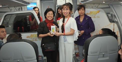 Vietjet gửi triệu lời chúc tốt lành đến hành khách ngày đầu năm mới 2016