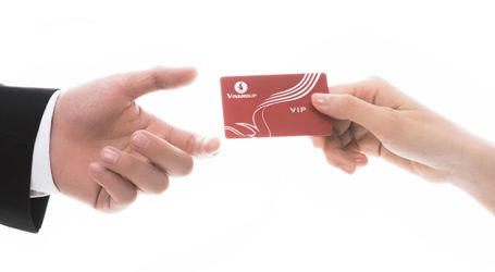  Vingroup phát hành siêu thẻ Vingroup Card