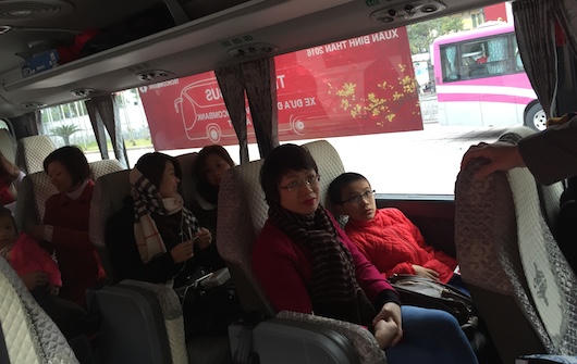 Techcombus - đưa cán bộ, nhân viên về quê đón Tết