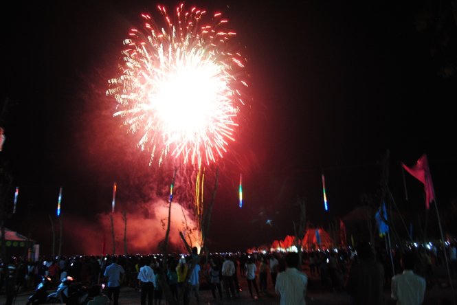 Pháo hoa bừng sáng khắp mọi miền tổ quốc