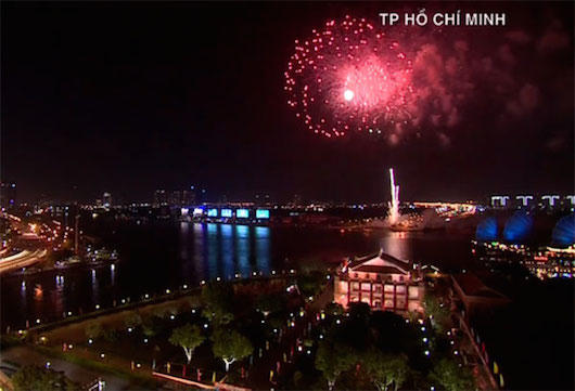 Pháo hoa bừng sáng khắp mọi miền tổ quốc