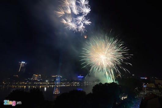 Pháo hoa bừng sáng khắp mọi miền tổ quốc