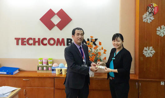 Nhiều khách hàng may mắn nhận lộc vàng đầu năm từ Techcombank