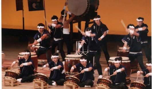 Hoa Anh Đào Nhật Bản rực rỡ bên Hồ Gươm (Hà Nội)