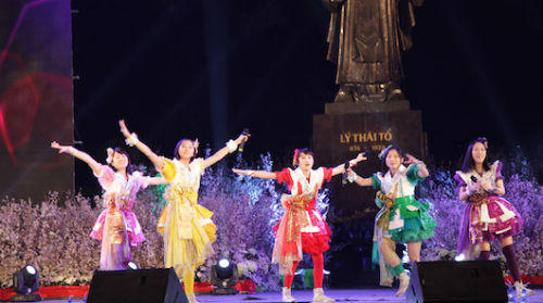 Tưng bừng khai mạc Lễ hội hoa anh đào 2016