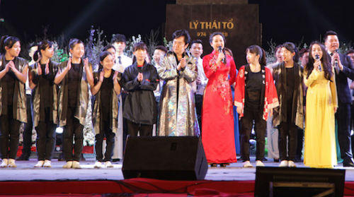 Tưng bừng khai mạc Lễ hội hoa anh đào 2016