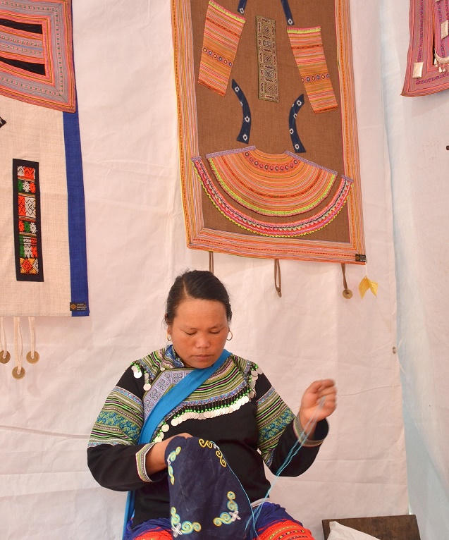 Phát triển các làng nghề truyền thống kết hợp với du lịch cộng đồng tại Hoà Bình 