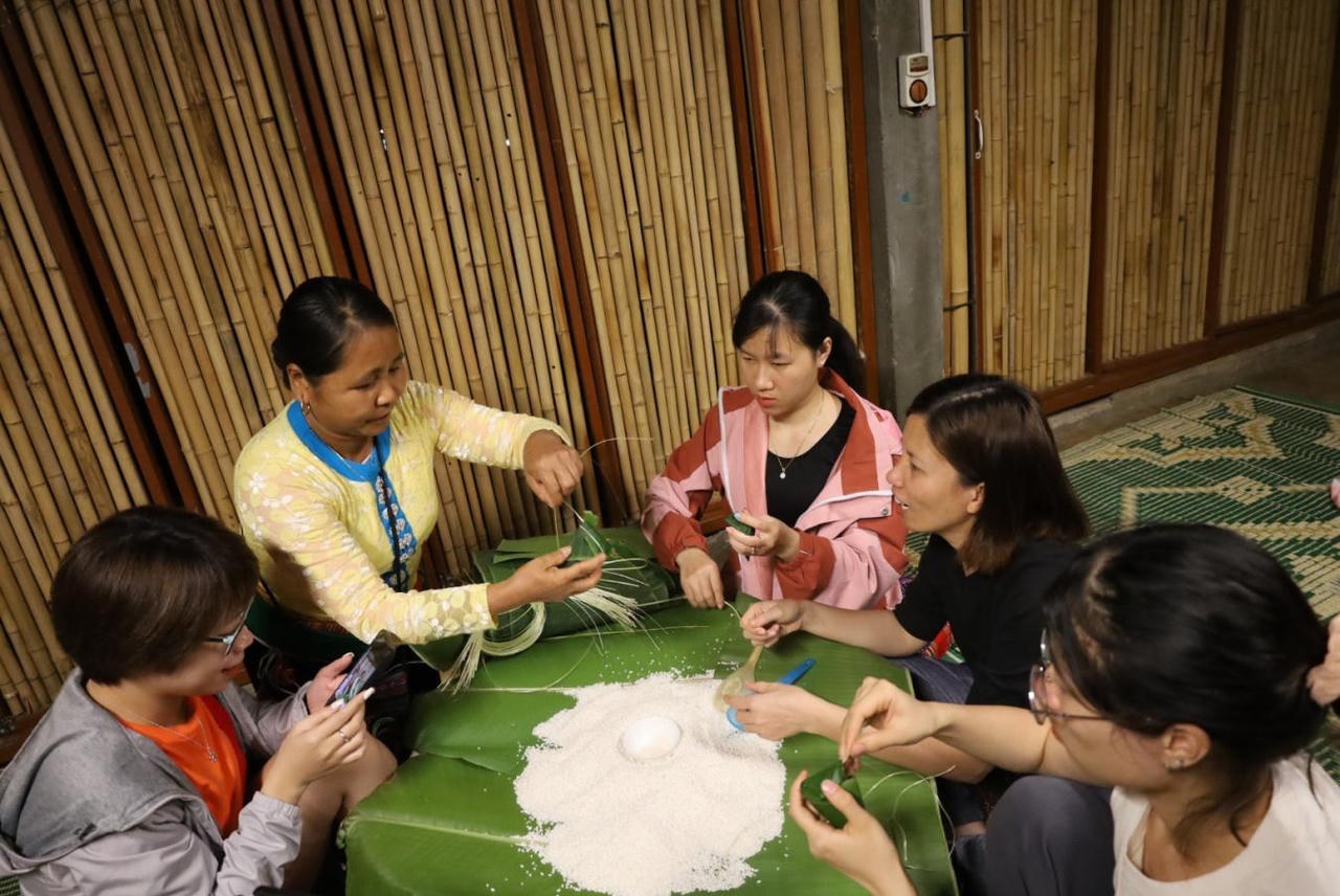 Phát triển các làng nghề truyền thống kết hợp với du lịch cộng đồng tại Hoà Bình 