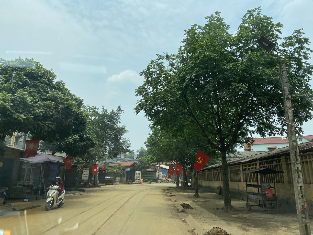 Lào Cai rợp mầu cờ Tổ quốc ngày 30/4