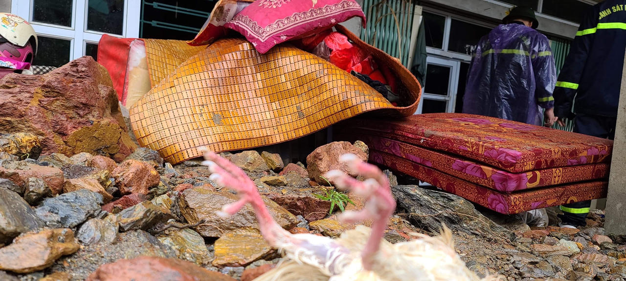 Mưa lớn khiến 1 người tử vong, nhiều nơi ở Bát Xát ngập lụt