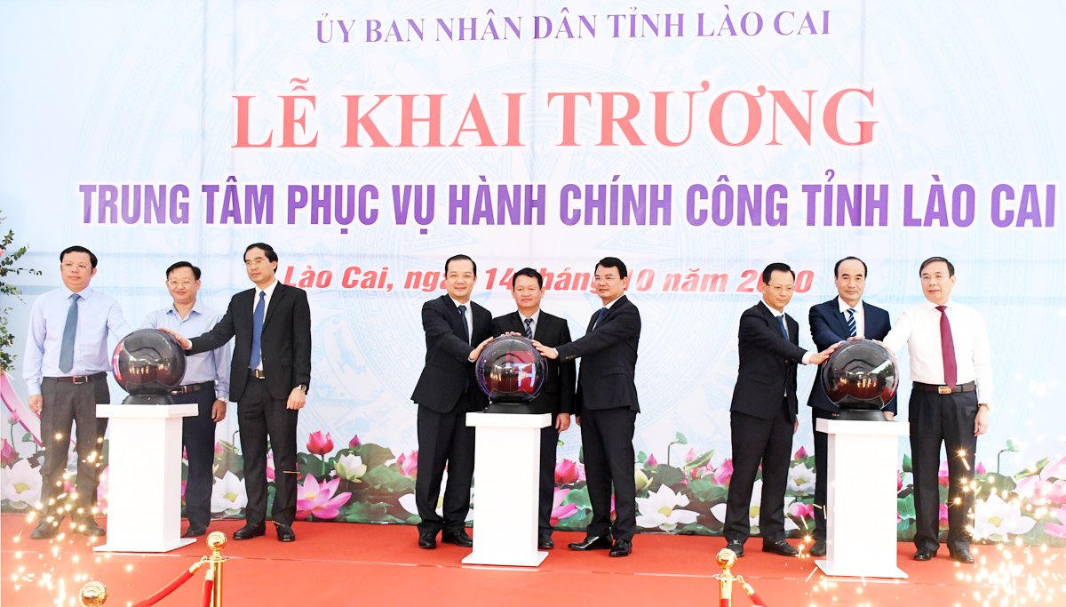 Lào Cai: Đẩy mạnh cải cách hành chính và nâng cao chất lượng đội ngũ cán bộ.