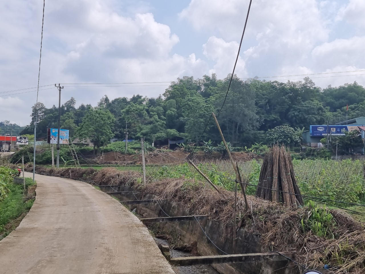 Dân sống “khổ sở” vì thiếu điện sinh hoạt ngay giữa thành phố