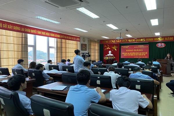 Cán bộ, công chức, viên chức phải đền bù chi phí đào tạo khi chưa phục vụ đủ thời gian cam kết