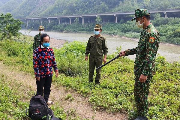 Bắt giữ 10 công dân nhập cảnh trái phép qua biên giới