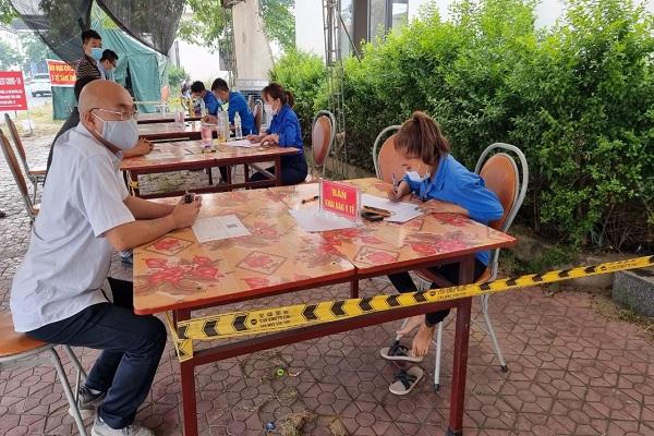 Khai báo y tế không trung thực, một trường hợp bị xử phạt 15 triệu đồng