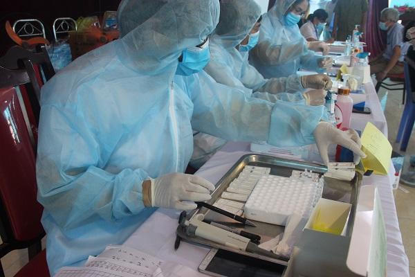 Lào Cai thực hiện test nhanh có trả phí đối với một số trường hợp