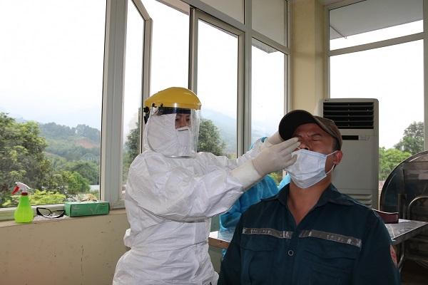 Lào Cai hỗ trợ 80% phí xét nghiệm SARS-CoV-2 cho người lao động trong khu công nghiệp