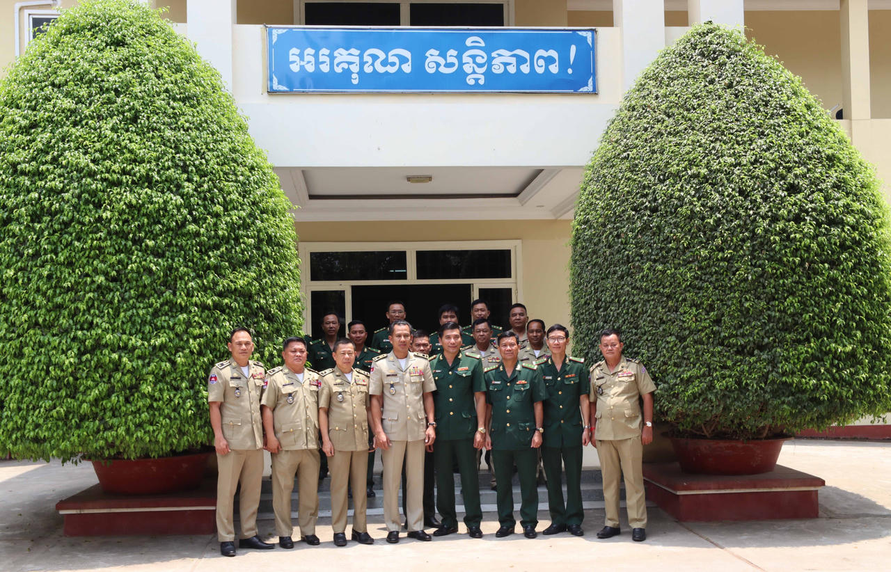 BĐBP An Giang thăm chúc tết các lực lượng vũ trang tại 2 tỉnh Kandal và Takeo, Vương quốc Campuchia 