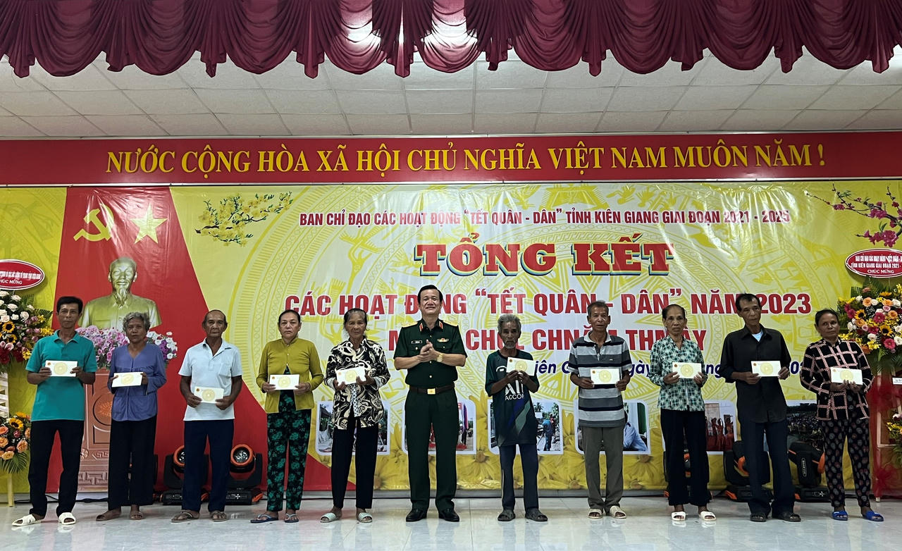 "Tết Quân - Dân" mừng Chôl Chnăm Thmây 