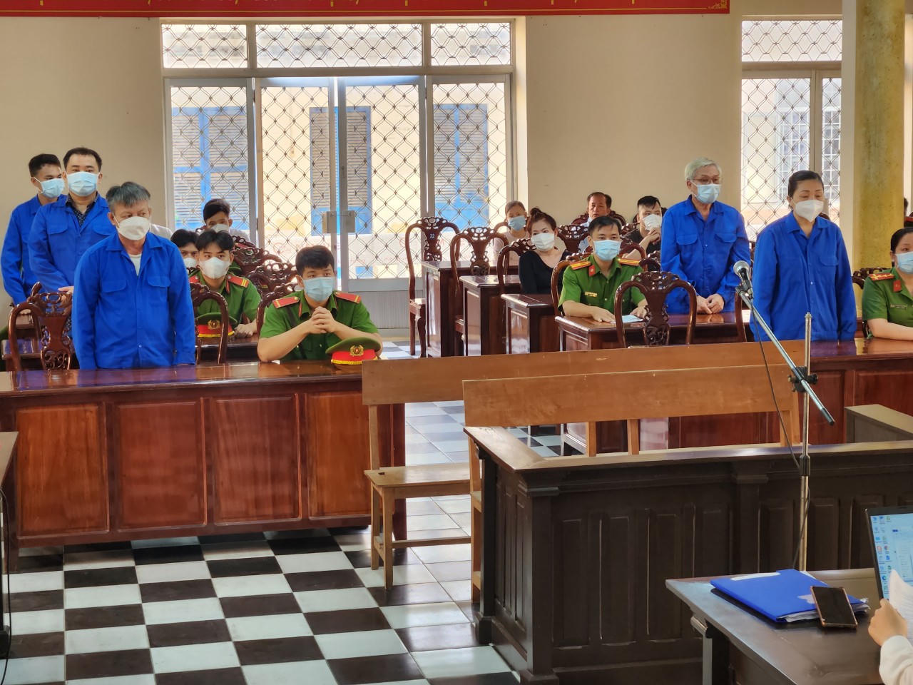 Xét xử nhóm đối tượng chi 20 tỷ đồng để điều chuyển Giám đốc công an tỉnh An Giang