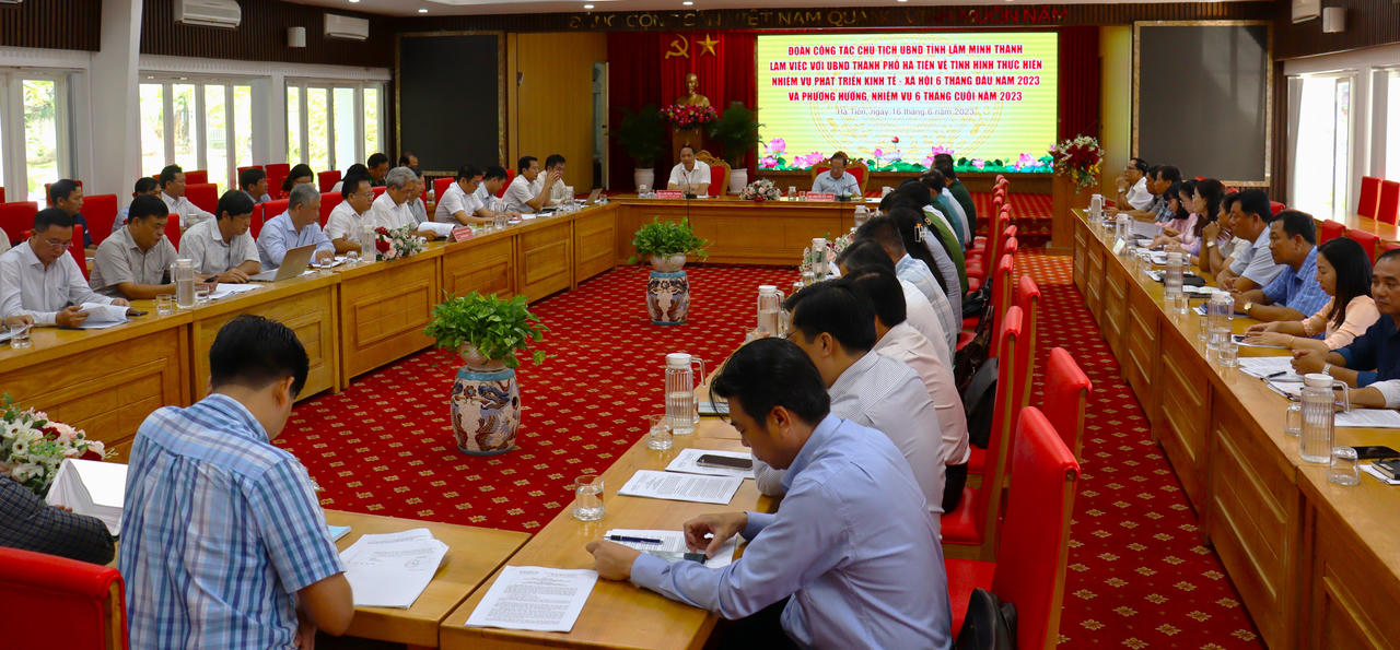 Đoàn công tác Kiên Giang bàn cách 'gỡ khó' để kinh tế - xã hội TP Hà Tiên phát triển mạnh