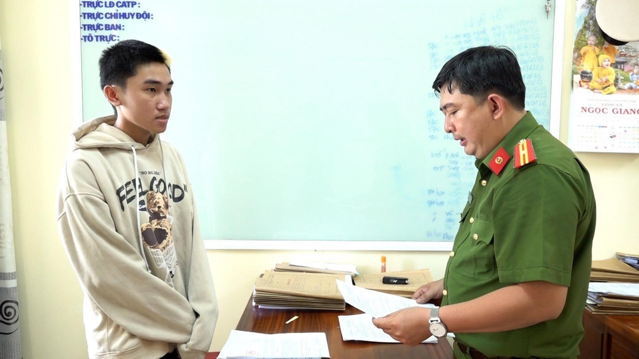 Bắt tạm giam 2 thanh niên sử dụng hung khí để giải quyết mâu thuẫn 