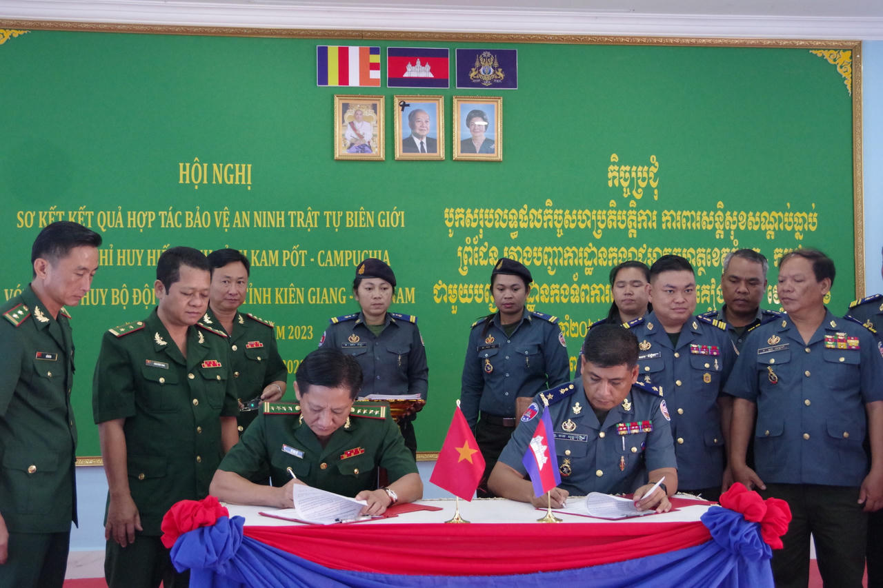 Bảo vệ an ninh trật tự trên tuyến biên giới quốc gia Việt Nam – Campuchia 