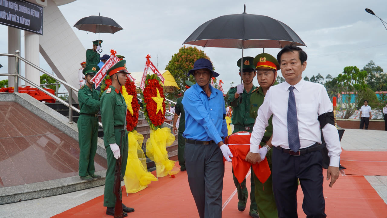 Kiên Giang: Truy điệu, an táng 27 hài cốt liệt sĩ
