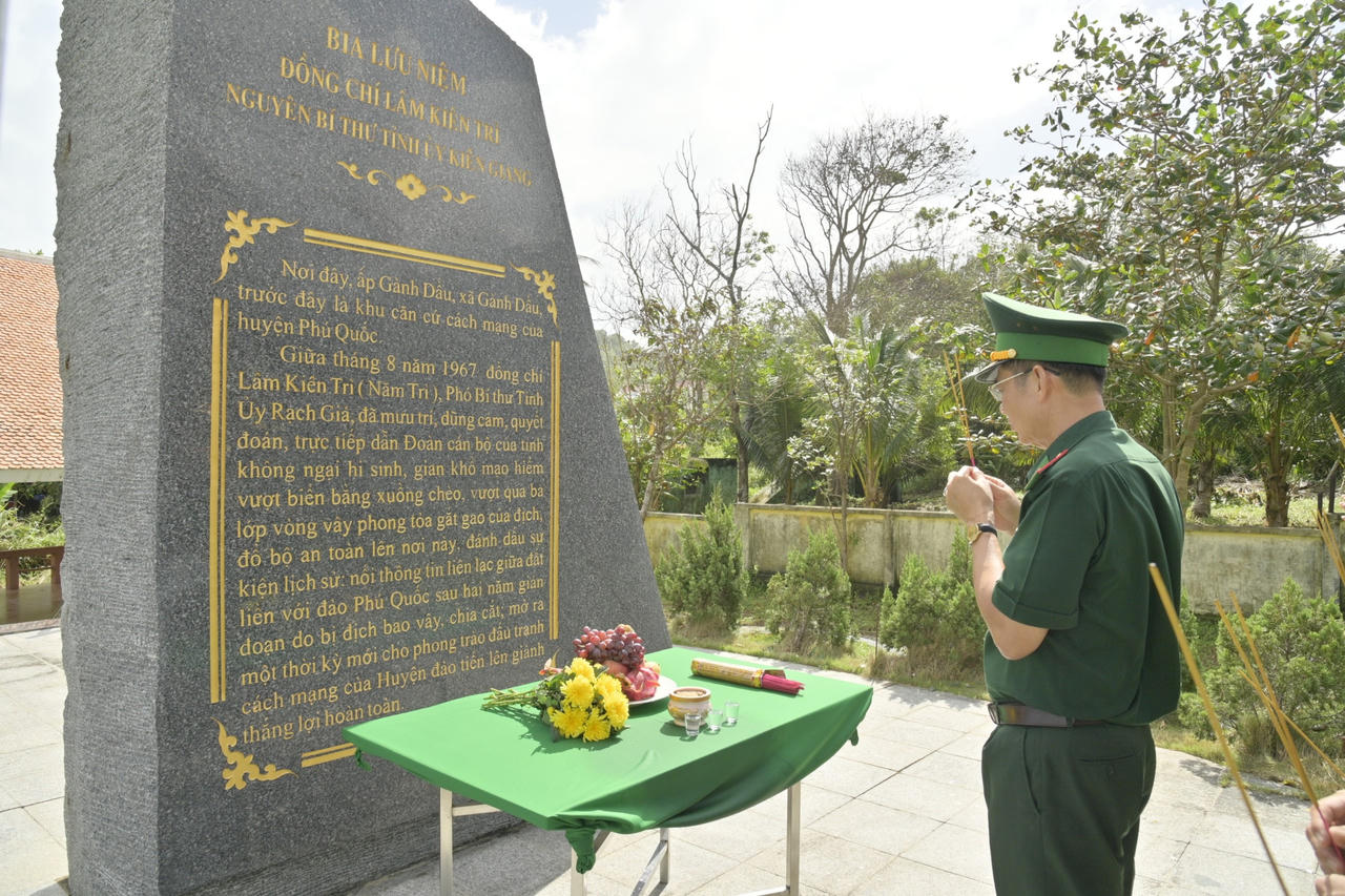 Đảng ủy Bộ độ Biên phòng Kiên Giang luôn quan tâm giáo dục truyền thống cho thế hệ trẻ