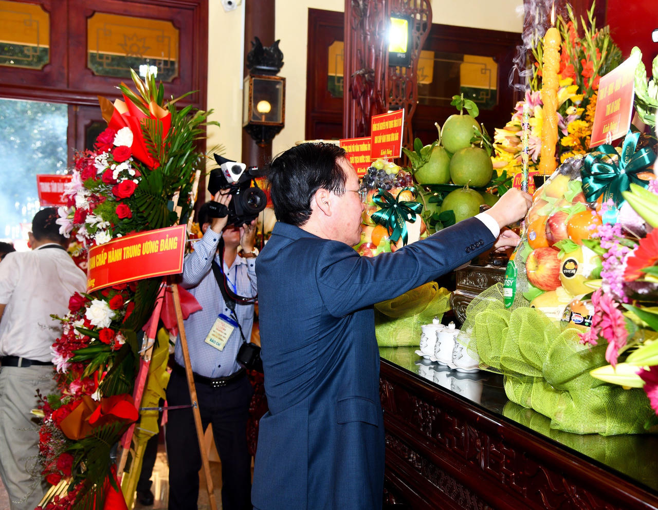 Hình ảnh Chủ tịch nước Võ Văn Thưởng tri ân, tưởng niệm Chủ tịch Tôn Đức Thắng tại An Giang