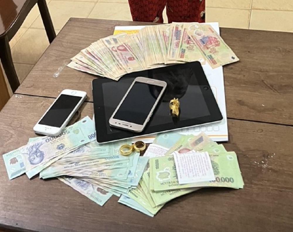 Nợ nần, người phụ nữ lấy tiền của gia đình rồi báo tin giả đến cơ quan Công an