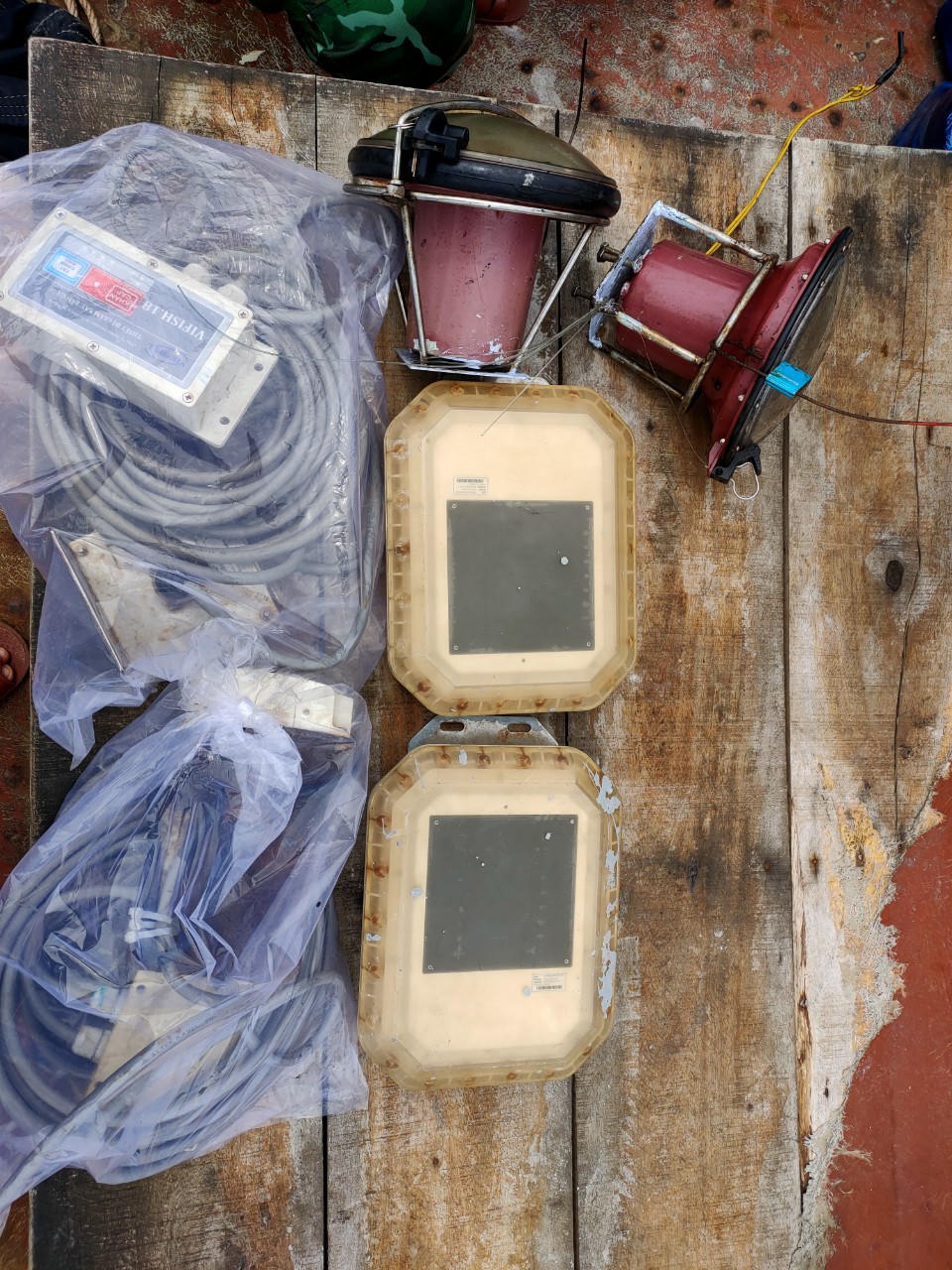 Kiên Giang: Bắt giữ một tàu cá cất giấu 6 thiết bị giám sát hành trình