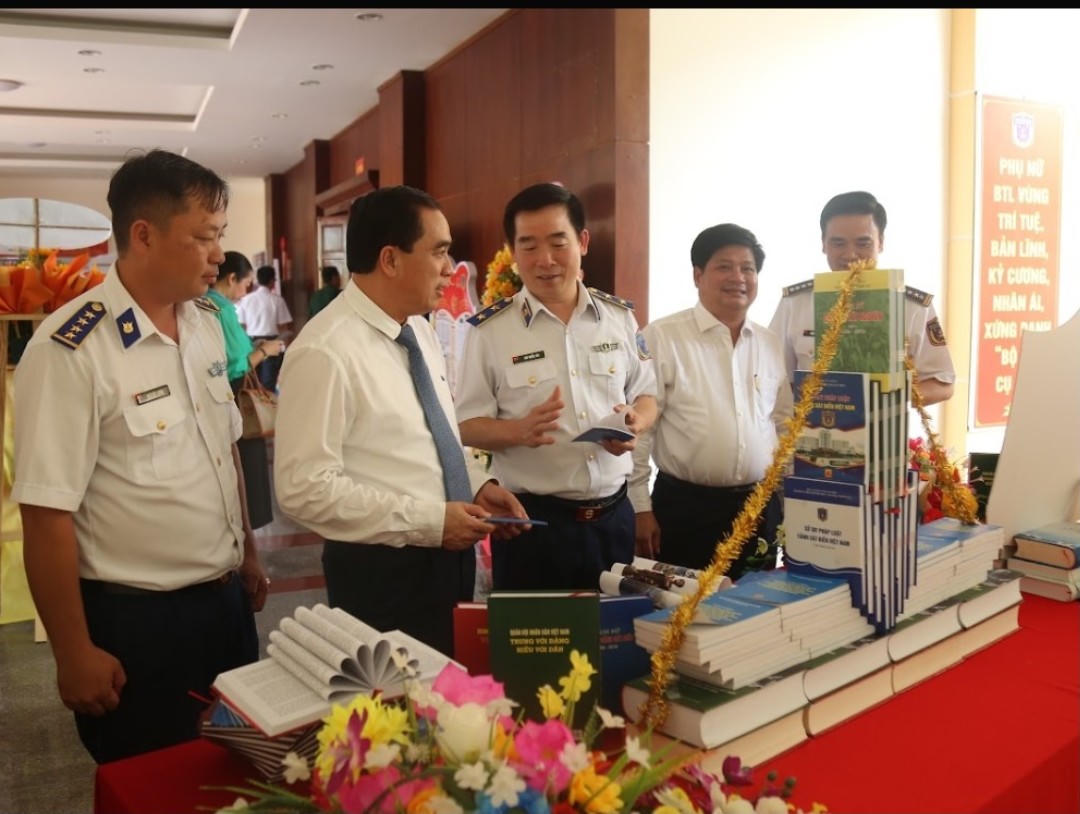 Bộ tư lệnh Vùng Cảnh sát biển 4 gặp mặt kỷ niệm 25 năm ngày thành lập