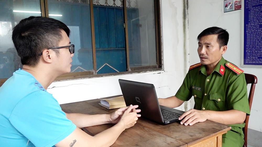 Tạm giữ hình sự nhân viên ngân hàng tại An Giang lừa đảo chiếm đoạt trên 4,3 tỷ đồng