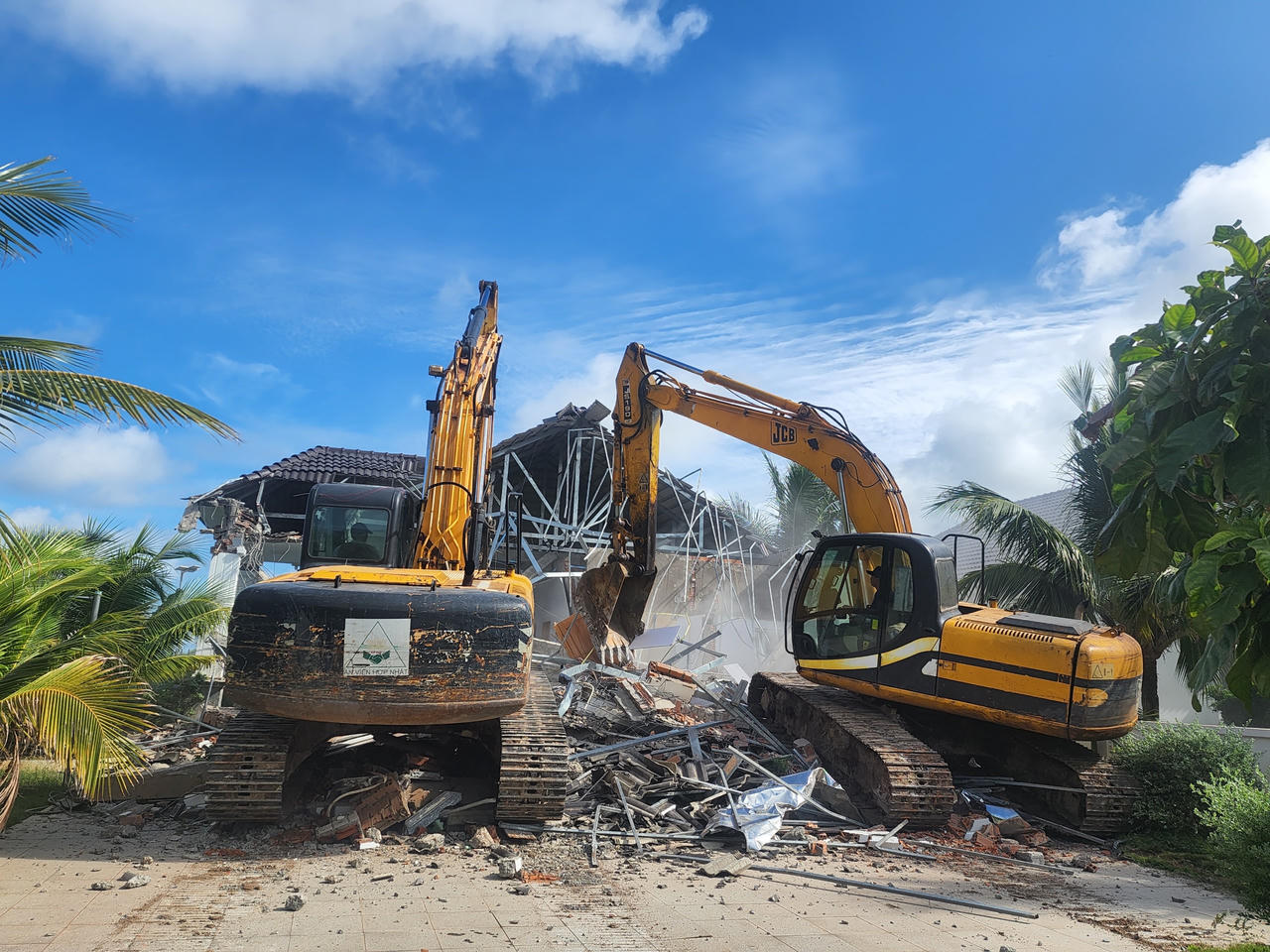 Cưỡng chế 14 căn biệt thự ở Phú Quốc