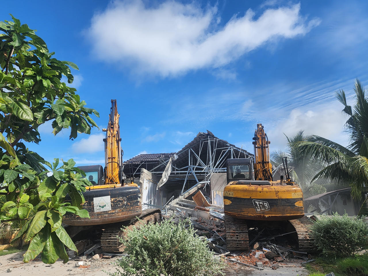 Cưỡng chế 14 căn biệt thự ở Phú Quốc