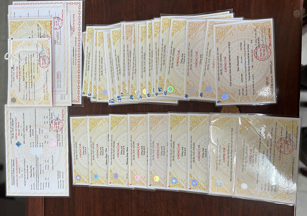 An Giang: Bắt đối tượng làm giả nhiều chứng chỉ ngoại ngữ