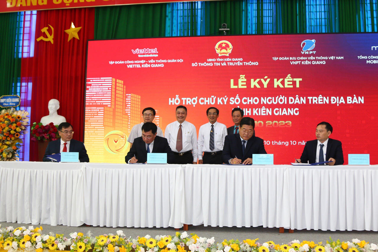 Nhiều chuyển biến tích cực trong chuyển đổi số ở Kiên Giang