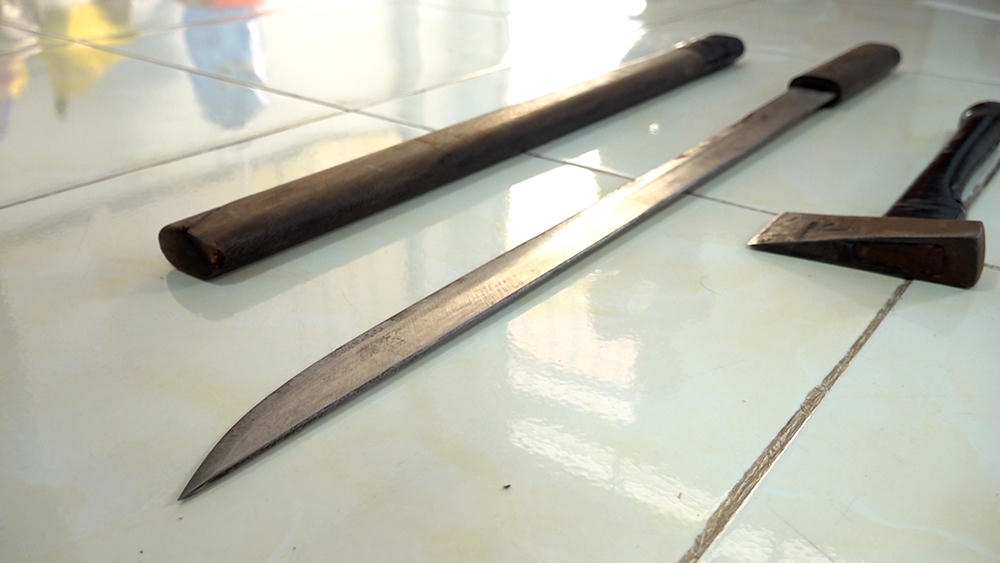 An Giang: Bắt 2 đối tượng sử dụng hung khí cướp xe mô tô trong đêm