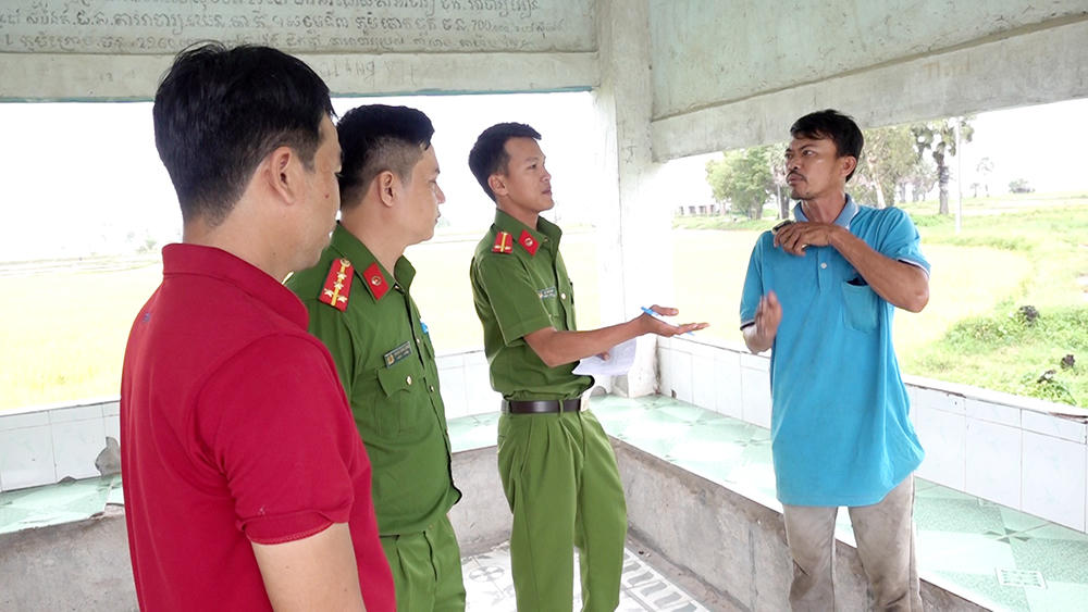 An Giang: Bắt 2 đối tượng sử dụng hung khí cướp xe mô tô trong đêm