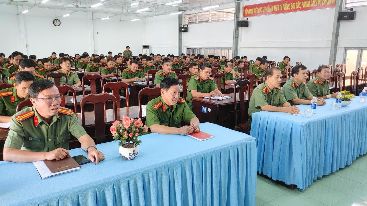 Tập huấn công tác Công an thực hiện Chương trình mục tiêu Quốc gia xây dựng nông thôn mới 