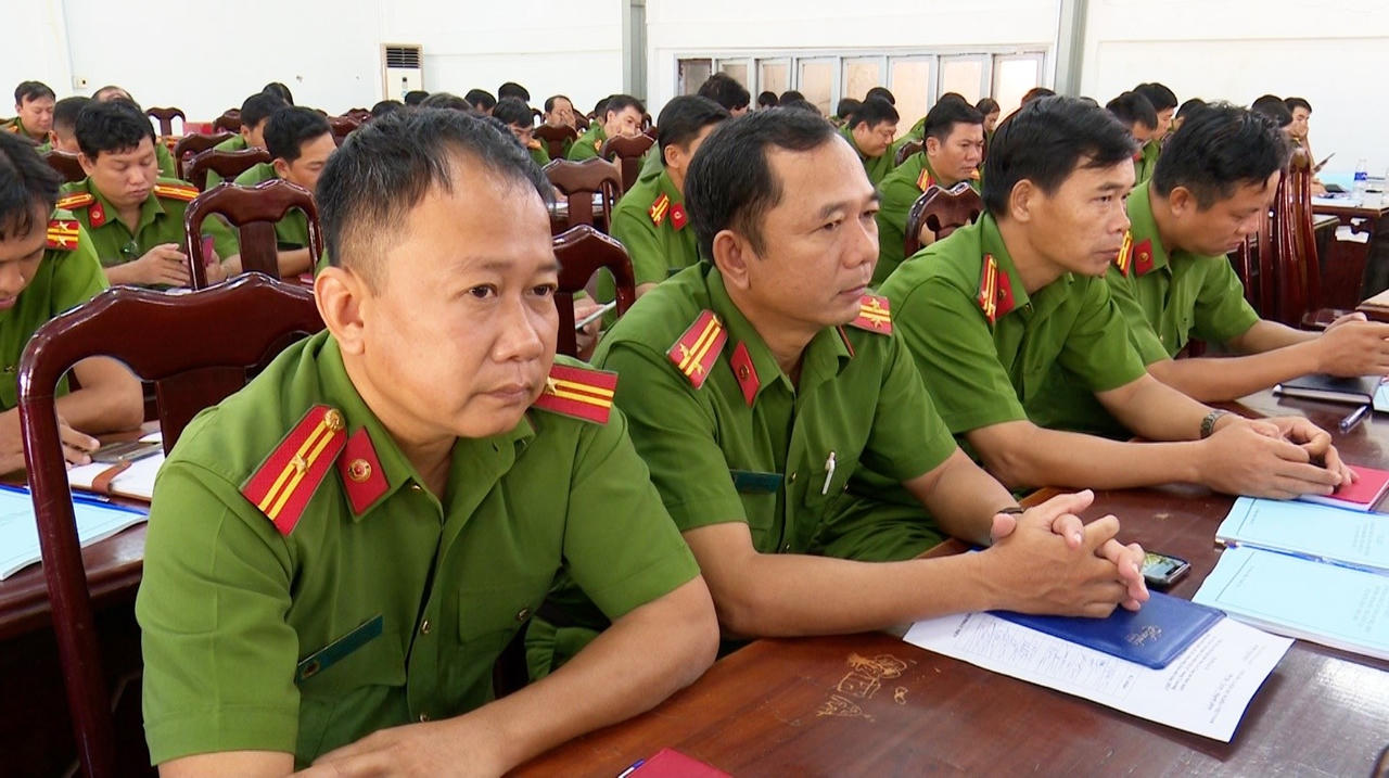 Tập huấn công tác Công an thực hiện Chương trình mục tiêu Quốc gia xây dựng nông thôn mới 