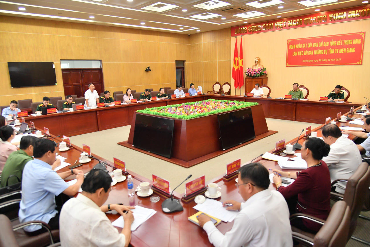 Đoàn khảo sát của Ban chỉ đạo tổng kết Trung ương làm việc tại Kiên Giang