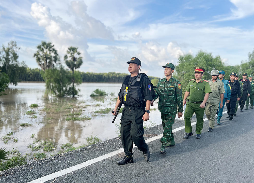Phòng Cảnh sát cơ động Công an An Giang với nhiều hoạt động ý nghĩa, thiết thực trong đợt hành quân dã ngoại, giúp dân