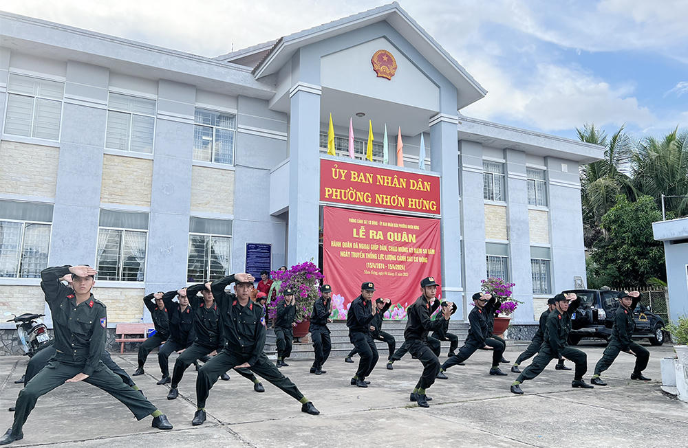 Phòng Cảnh sát cơ động Công an An Giang với nhiều hoạt động ý nghĩa, thiết thực trong đợt hành quân dã ngoại, giúp dân