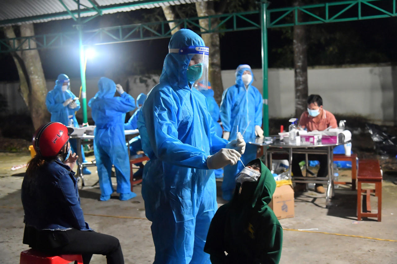 Xem xét xử lý tập thể, cá nhân vi phạm trong mua sắm vật tư chống dịch COVID-19 tại Kiên Giang