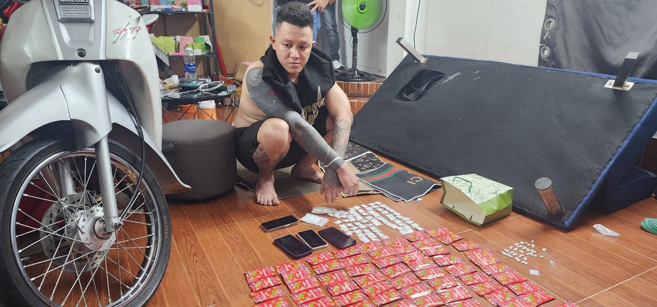 Bắt quả tang đối tượng tàng trữ trên 150 túi ma túy tổng hợp