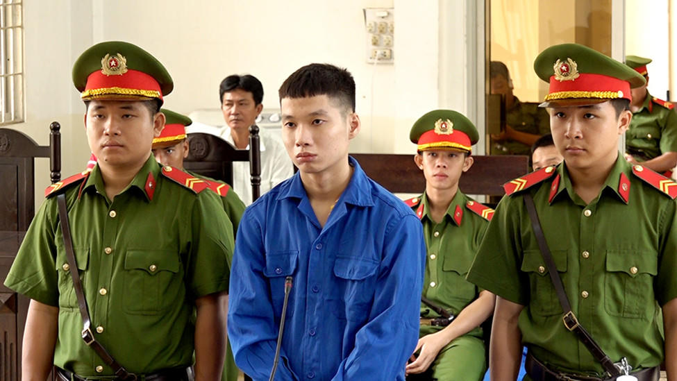 Bản án cho kẻ đâm cha ruột chỉ vì hay bị la rầy khi ăn nhậu