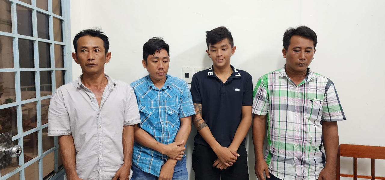  Bắt quả tang 26 đối tượng lắc tài xỉu “ăn thua” bằng tiền