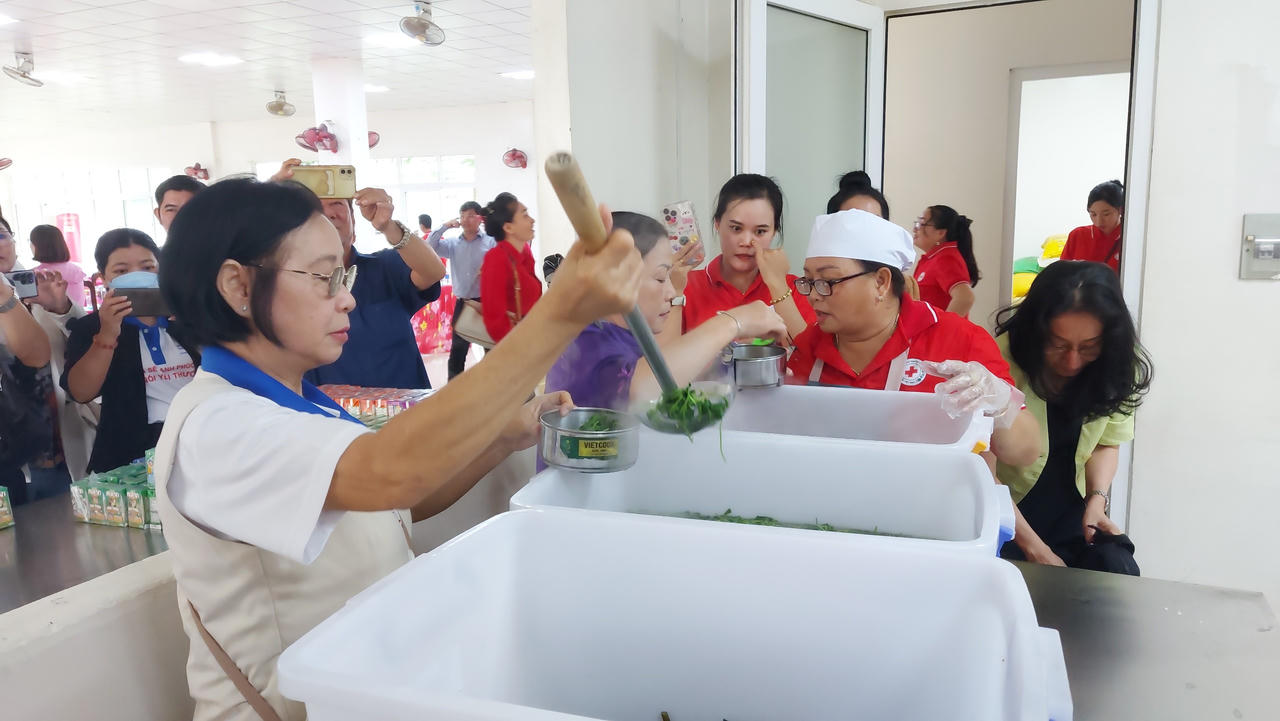 Ra mắt Bếp ăn tình thương bệnh viện tỉnh Kiên Giang